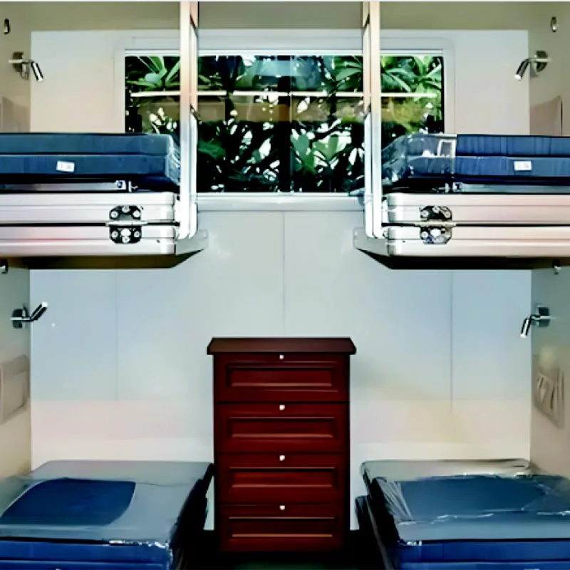 Hopfällbar säng i fordonet